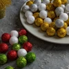 Kép 5/5 - Karácsonyi gömb dísz - glitteres, polifoam golyók - 20 mm - 2 féle - 17 g / csomag