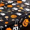 Kép 1/2 - Halloween-i asztalterítő - alumínium hatású - 137 x 183 cm - apró motívumos
