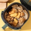 Kép 2/8 - Air fryer sütőpapír - olaj nélküli sütőhöz - négyzet - 20 cm - 50 db / csomag