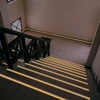 Kép 6/7 - Csúszásmentes ragasztószalag - foszforeszkáló jelölőcsíkkal - 5 m x 50 mm - 5 féle